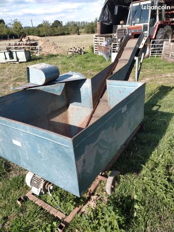 Trémie d'attente avec convoyeur