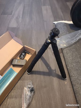 Trépied portable et flexible avec télécommande sans fil et pince pour smartphone