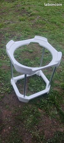 Trépied support pour chauffe eau