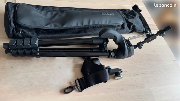 Trépied Manfrotto avec support téléphone smartphone