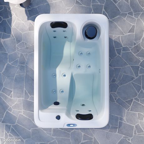 Trés beau spa de 2 places ECO 2 RS en de stock