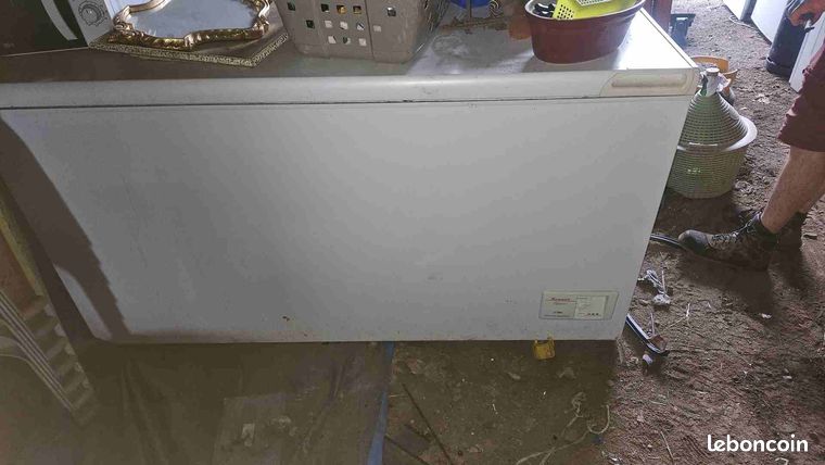 Très grand congélateur brandt en bon etat 06 40 39et 58 67