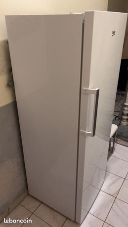 Très grand frigo jamais utiliser