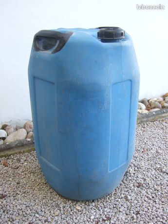 Très gros bidon avec bouchon à visser