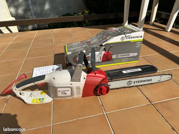 Tronçonneuse STERWINS CS2200 W électrique avec sa boîte origine et manuel demploi. Lame de 40 cm