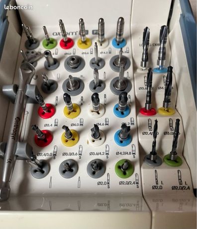 Trousse d implantologie dentaire Anthogyr