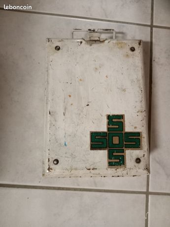 Trousse de secours vintage