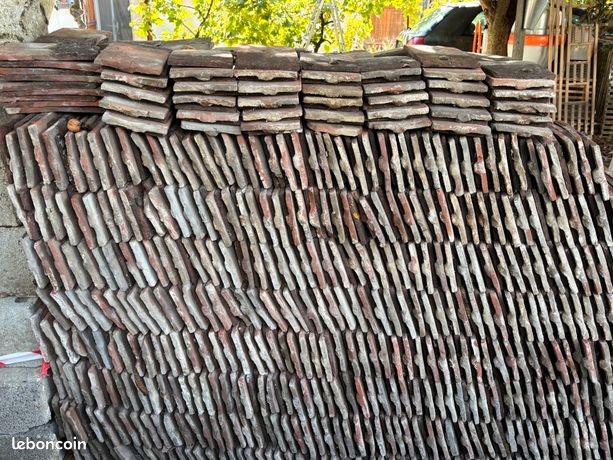 Tuile plate anciennes de pays en terre cuite