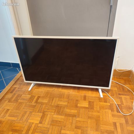 TV LED Thomson 40FA5403 Smart télévision téléviseur