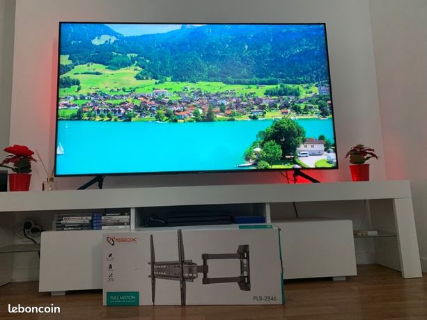 Tv QLed 4K + support murale amovible