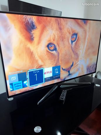 TV Samsung 121 cm SMART TV connectée internet wifi avec sa télécommande en