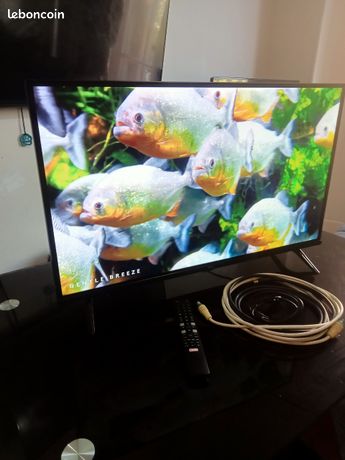 TV TCL 82 cm LED Android SMART TV connectée internet wifi avec sa télécommande en très bon état