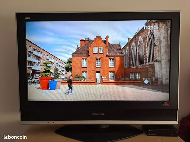 Tv - télé - Panasonic 32 - TXLXD71F