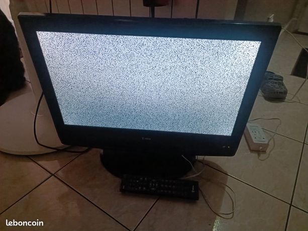 TV LCD Tokai 22"