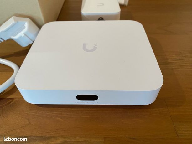 Ubiquity UniFi Cloud Gateway UCG Max