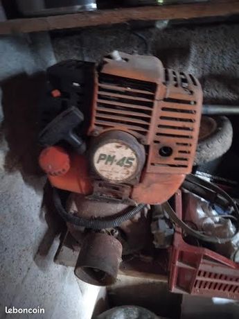 Un moteur débroussail