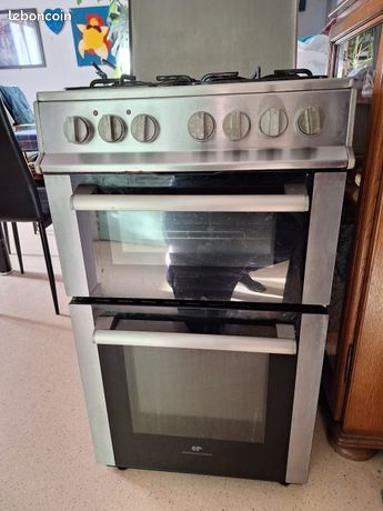 Une gazière avec four a pizza es four normal