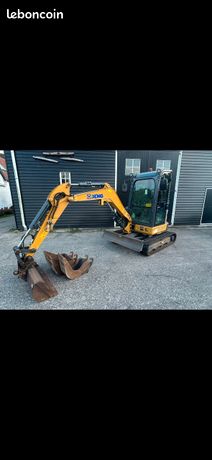 Une pelle mécanique