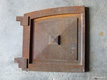 Une porte insert à bois "Deville" fonte pleine vantail gauche / be