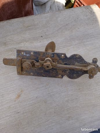 Une targette ancienne