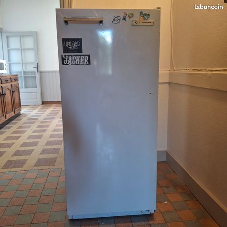 URGENT frigo à trois étages plus fraiseur