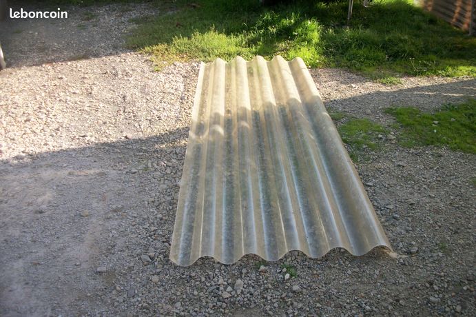 pour me débarrasser 10 tôle translucide ondulées