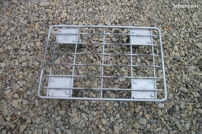 Support en fer avec 4 roulettes pivotante Peut supporter 200 kg