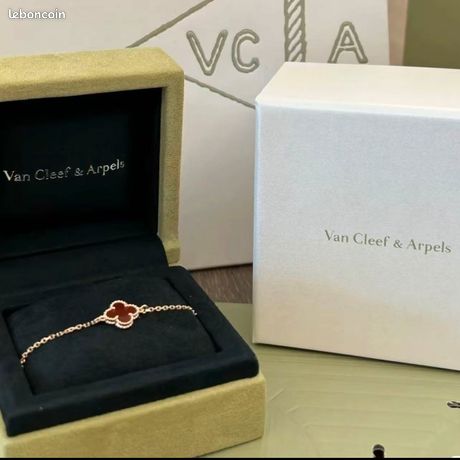 Van Cleef & Arpels Cornaline en or rose 18 carats