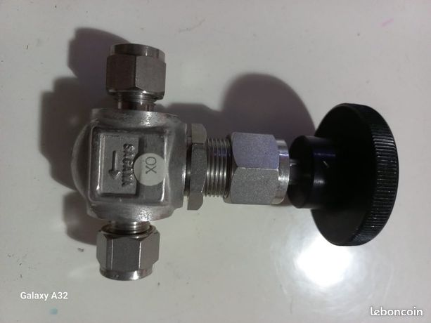 Vanne à pointeau réglable