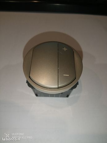 Variateur Legrand Céliane. Réf. 67081. Couleur Titane