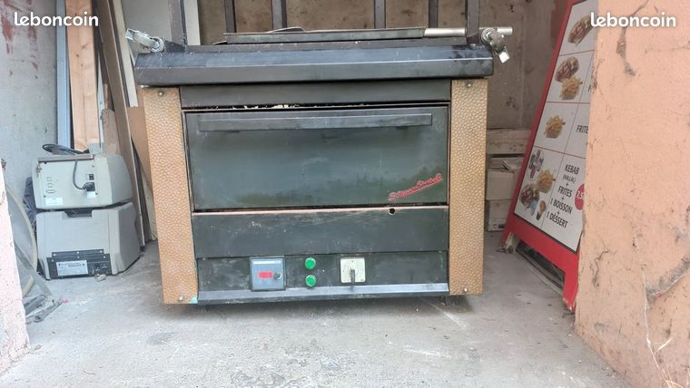 Vds grand four à pizzas pour 9 ou 10 pizzas 150