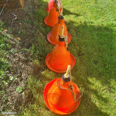 Vend 6 abreuvoirs à poulet