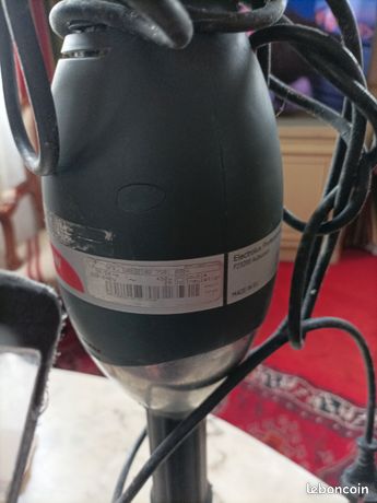 Vend bermixeur dita sima Electrolux 450watt prix 70 euros pas d envoi bien lire annonce paiement devant appareil
