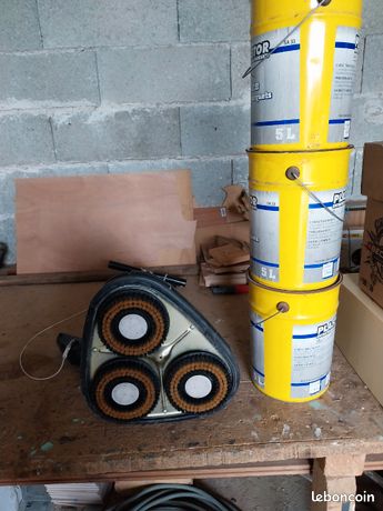 Vend cireuse lustreuse