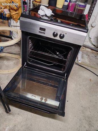 Vend cuisinière induction Indesit