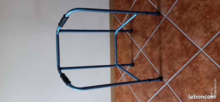 Vend déambulateur très bon état