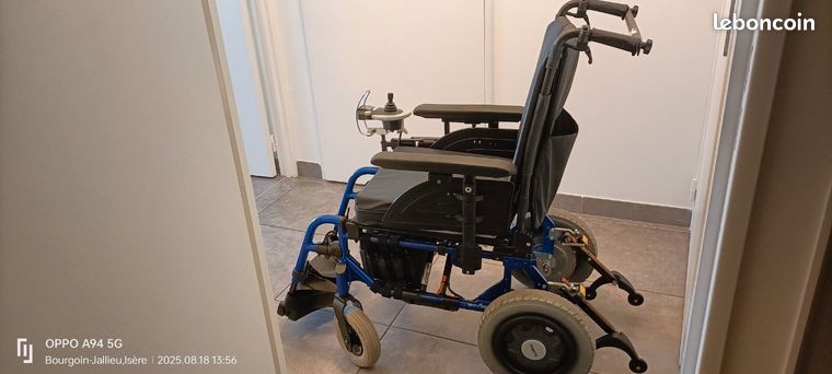 Vend fauteuil roulant électrique