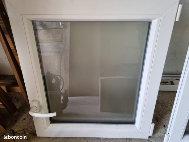 fenêtre PVC double vitrage opaque quasi