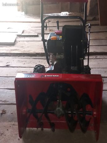 Vend fraise à neige MTD moteur soubaru très peu servi donc plus près du neuf