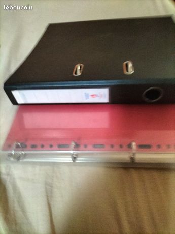 Vend neuf 2 classeurs et 4 portes vus