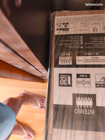 Vend parquet flottant imitation bois ...10m2 ...6 euros le m2