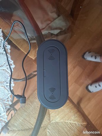 un chargeur à induction double