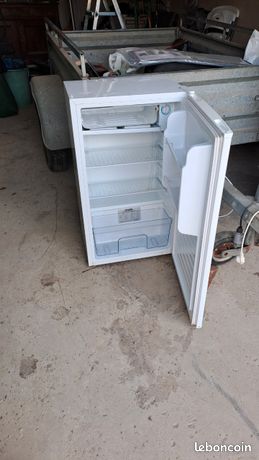 Vendre petit frigo très bon état fonctionne très bien 50 euros