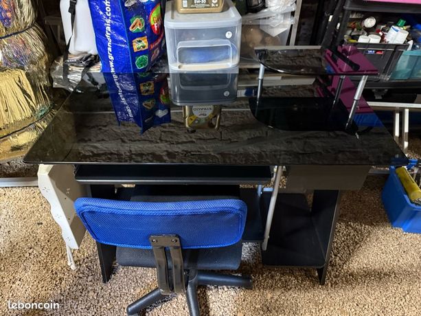 Vends bureau avec chaise