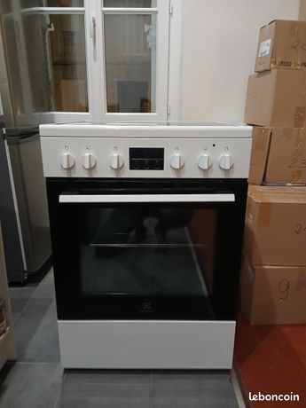 Vends cuisinière électrique Electrolux
