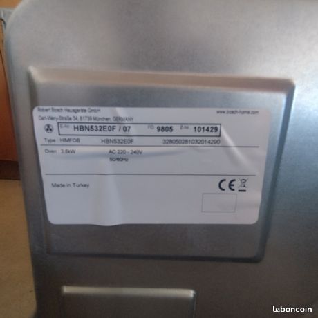 Vends four encastrable BOSCH, très bon état.. Prix d'origine : 559.00 . Mis en vente à 150