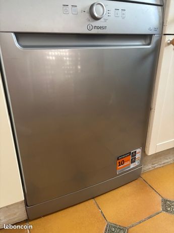 Lave vaisselle presque 120 au lieu de 400