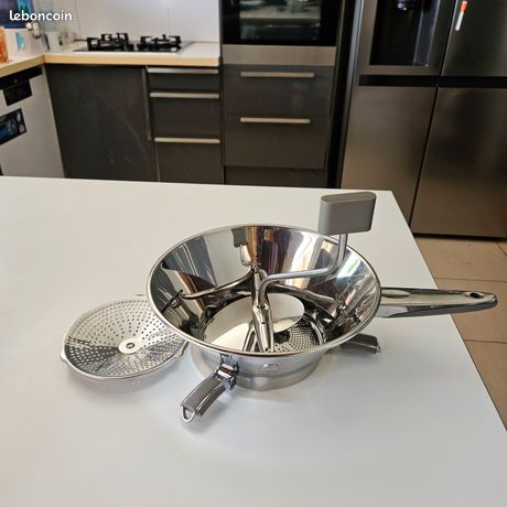 Vends moulin a légumes passe puree 25 etat neuf