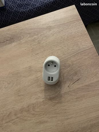 Vends prise mural avec 2 ports USB