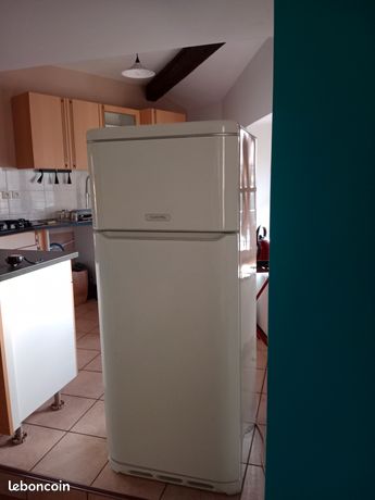 réfrigérateur Ariston